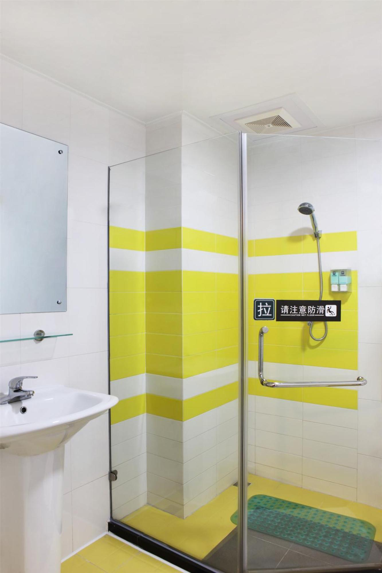 7Days Inn Guangzhou Zhongda North Gate Square Esterno foto
